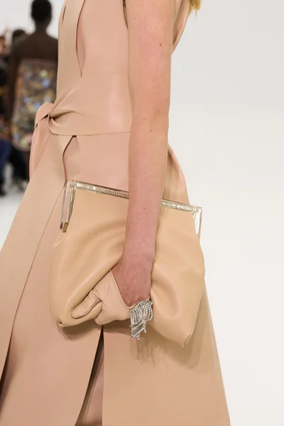 Look 12